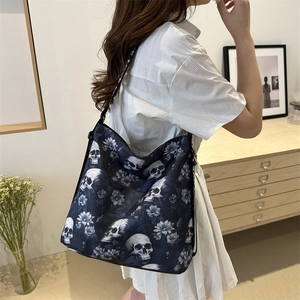 Grand sac cabas bleu à motif tête de mort fleurie avec sangles à lettres élégantes