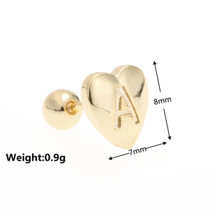 Detailed view of golden heart-shaped ear stud with letter A engraving and dimensions