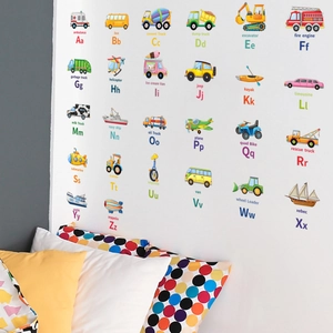 Wandsticker-Set mit Cartoon-Fahrzeugen und Lernalphabet für das Kinderzimmer-Dekor