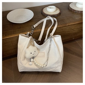 Sac fourre-tout élégant en cuir PU blanc avec chaîne en perles et charme de nuage