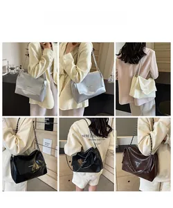 Détails du sac à bandoulière en cuir avec chaîne et photos du modèle dans des scènes réelles