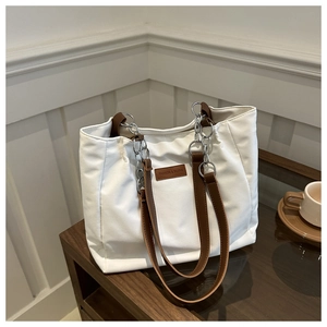 Large Capacity Nylon Tote Bag For Women Casual Commuter Shoulder Bag With Metal Chain And PU Leather Straps Zipper Closure
