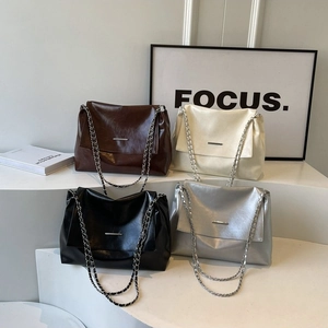 Mode Femmes Sac À Épaule PU Cuir Rétro Rabat Sac Sous L'aisselle Sac À Main Avec Bandoulière Chaîne Métallique Minimaliste