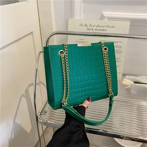 Crocodile Pattern Shoulder Bag For Women PU Leather Golden Chain Strap Rectangular Tote Commuter Handbag