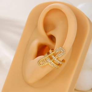Manchette d'oreille épingle à nourrice plaquée or 18K avec zircons micro-pavés