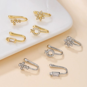 Set da 8 clip per naso a U senza foro con ciondoli a sole e croce in zircone