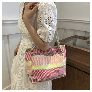 Sac cabas en toile tissée à rayures colorées avec bandoulières en cuir crème mode