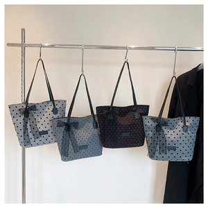 Sacs cabas chic à pois et motifs de cœur avec nœuds en dentelle et longues bandoulières