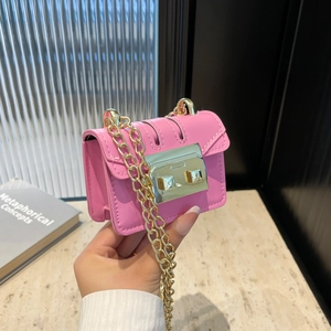 Mini Sac à Bandoulière à la Mode pour Femmes Tendance de la Rue Cuir PU Petite Chaîne Sac à Épaule Serrure Métal Carré