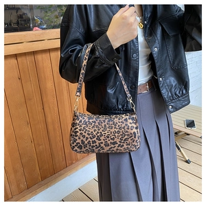 Borsa a spalla da donna in pelle PU con stampa leopardata e finiture in metallo dorato