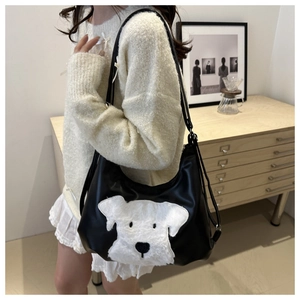 Sac fourre-tout rétro en similicuir noir avec un écusson de chien Schnauzer en peluche