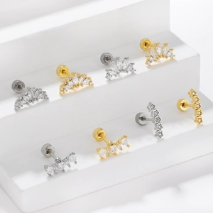 Boucles d'Oreilles Clous en Acier Inoxydable Zircone Coeur Étoile Couronne pour Femmes Bijoux de Piercing Clous de Cartilage Or Argent