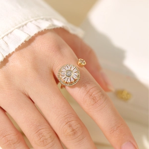 Exquisite 18K gold adjustable sunflower ring with sparkling zircon inlays for women