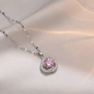 Collier Pendentif Fleur Élégant En Acier Titane Avec Zircon Rose Et Strass Brillants Design De Niche Pour Femmes