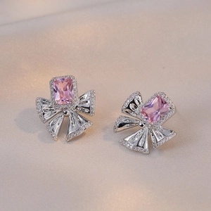 Elegante silberne Schmetterlingsohrringe mit rosa Zirkonia und Kristallbesatz