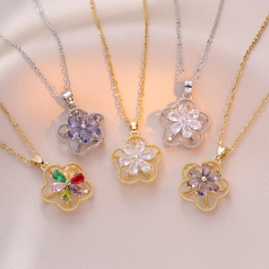 Elegante rotierende Blumen-Halsketten mit bunten Zirkonsteinen in Gold- und Silber-Finish