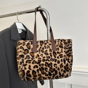 Leopard Print Plush Tote Bag For Women Large Capacity Faux Fur Handbag Urban Casual Shoulder Bag Autumn Winter Underarm Bag