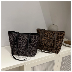 Leopard Print Tote Bag Large Capacity Fabric Faux Leather Shoulder Underarm Handbag Fashion Retro Women