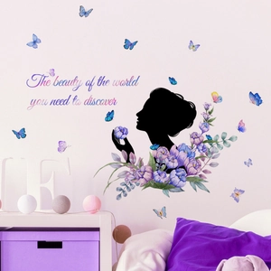 Adesivi murali silhouette ragazza con fiori viola e farfalle per decorazioni da camera