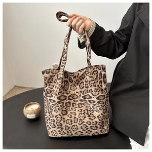 Borsa Shopping Scamosciata alla Moda con Stampa Leopardata Grande Capacità Borsa a Spalla da Donna Casual Secchiello
