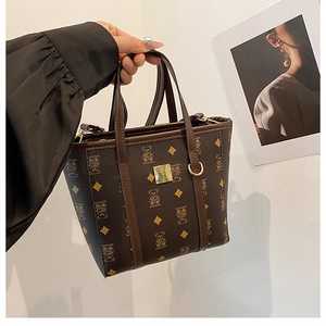 Sac Cabas Seau Monogramme Vintage Pour Femmes Cuir PU Imprimé Ours Dessin Animé Sac Bandoulière À Main Mode
