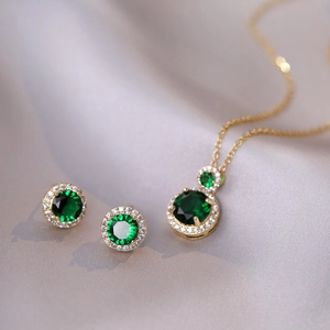 Emerald Green Zircon Pendant Necklace Titanium Steel Round Halo Geometric Design Elegant Chic Jewelry For Women