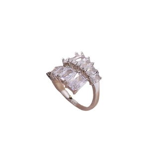 Bague ouverte argentée avec zircons rectangulaires pour bijoux de mode féminine