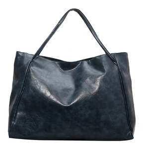 Grand sac cabas bleu marine en cuir mat pour femme avec texture vintage et fines bandoulières