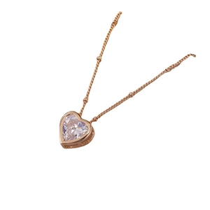 Collana minimalista cuore in oro rosa con ciondolo in zircone e design catena a sfere