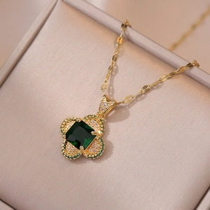 Emerald Green Zircon Flower Pendant Necklace Titanium Steel Gold Plated Minimalist Clavicle Chain For Women Elegant Jewelry