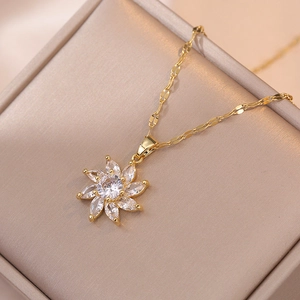 Collier Pendentif Tournesol En Acier Titane Plaqué Or Zircone Cubique Scintillante Bijoux De Mode Tendance Pour Femmes