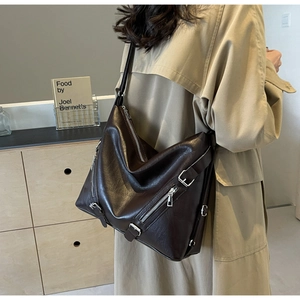 Retro dark brown large capacity tote bag with functional zippers and vintage leather texture