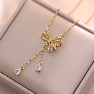 Elegante Schleifen Anhänger Halskette Titanstahl Zirkonia Eingelegt Quaste Wassertropfen Edelstein Mode Schlüsselbein Kette Damen