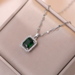 Collier Pendentif Zircon Vert Coupe Émeraude Acier Titane Bijoux Géométriques Pour Femmes Accessoire Mode Élégant Rétro