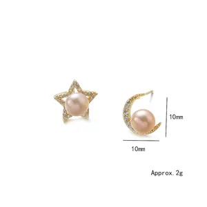 Asymmetrische Perlenohrringe mit Stern und Mond in Goldoptik und 10mm Durchmesser