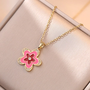Collier Pendentif Fleur Élégant Acier Titane Émail Rose Zircon Pétale Bijoux Floraux Pour Femmes Accessoire