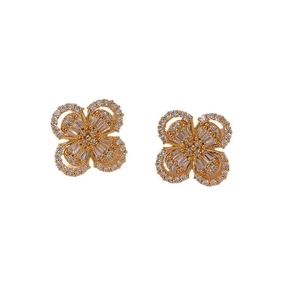 Golden clover stud earrings with sparkling cubic zirconia and baguette-cut crystal inlay