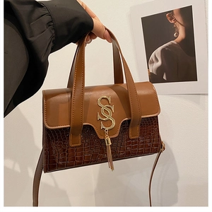 Fashion Crocodile Pattern Patchwork Handbag With Tassel Metal Buckle Women Shoulder Crossbody Bag For Casual Office Daily Wear