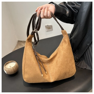 Vintage Large Capacity Frosted PU Leather Tote Bag For Women Casual Hobo Shoulder Bag With Contrast Stitching And Tassel
