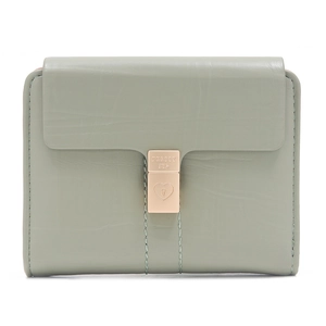 Détail du portefeuille en cuir PU vert clair avec fermoir métallique en forme de cœur