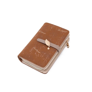 Portefeuille long marron pour femmes en similicuir avec imprimé feuille et breloque