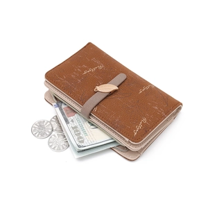 Portefeuille vintage en cuir marron pour femme avec pendentif feuille et fermeture zippée