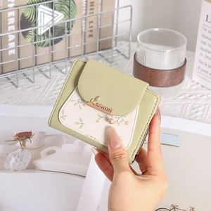 Women Fashion PU Leather Floral Short Wallet Leaf Pendant Bifold Zipper Coin Purse Small Money Clip Card Holder Lady Gift