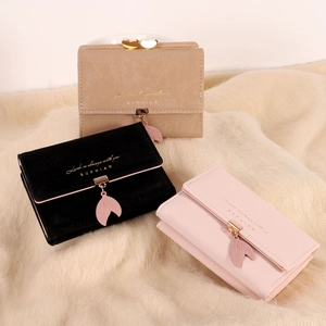 Dreifach gefaltete Vintage-Geldbörsen in Khaki, Schwarz und Rosa mit Blattanhänger