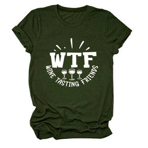 Dettaglio del morbido cotone verde scuro con stampa grafica WTF Wine Tasting Friends
