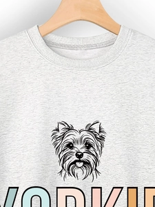 Detail des grauen Rundhals-Sweatshirts mit hochwertigem Rippbund und Yorkie-Hundeaufdruck