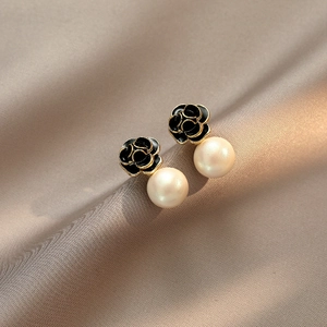 Boucles Oreilles Clous Künstliche Perle Camélia Vintage Fleur Émail Noir Style Français Élégant Pour Femmes Avec Tige En Argent Sterling 925