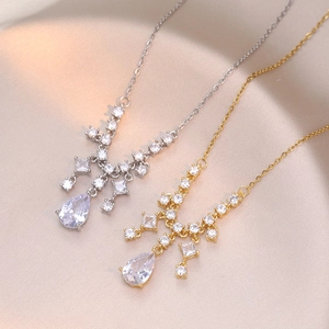 Élégant Collier Pendentif en Zircone et Acier Titane Femmes Luxe Goutte d'Eau Gland Géométrique Chaîne en Croix Bijoux