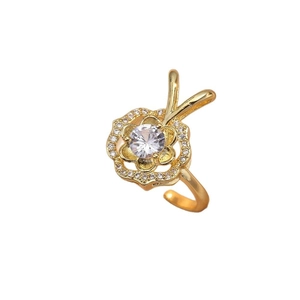 Elegant rose gold flower ring with sparkling zircon stone centerpiece and open design