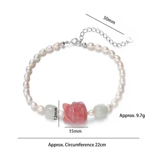 Pulsera de plata S925 con perlas de agua dulce blancas y un gato de la suerte rosa tallado